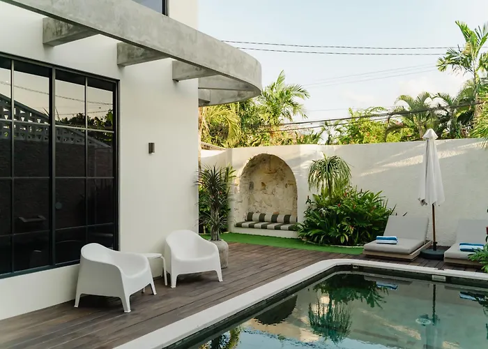 Casa Yellowstone 4br - Seminyak
