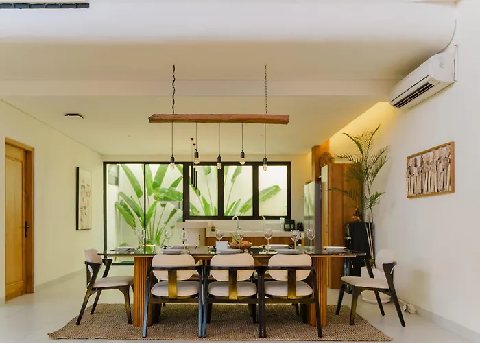 Casa Yellowstone 4br - Villa Seminyak