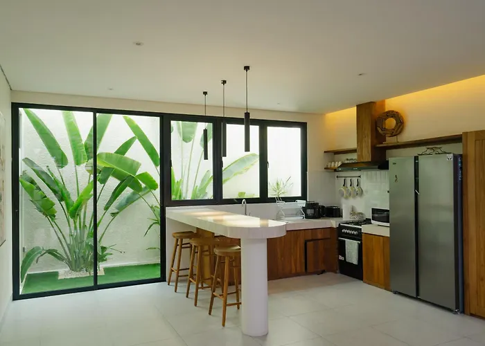 Casa Yellowstone 4br - * Seminyak